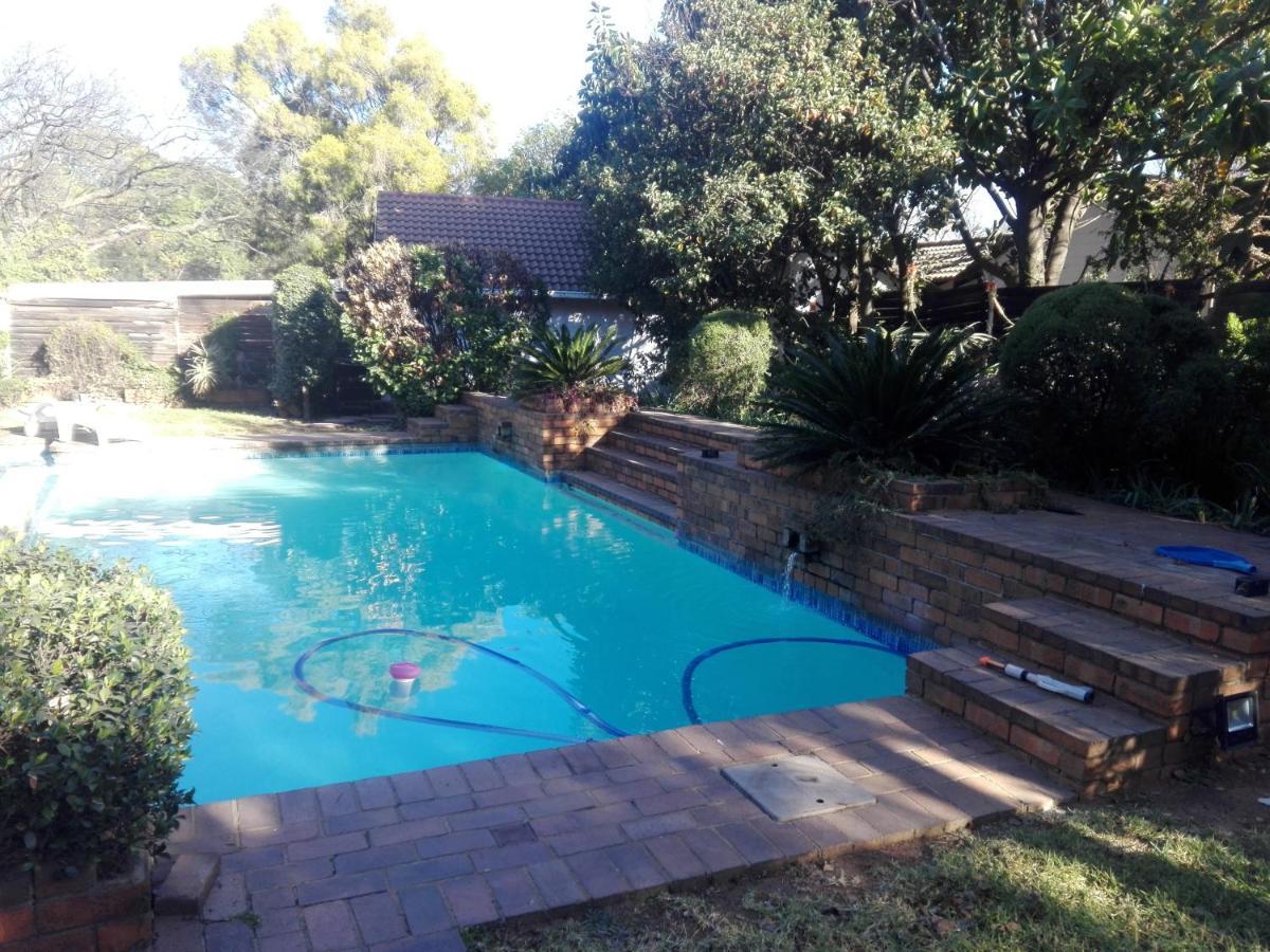 Fourways Guest Lodge Johannesburg Exterior foto