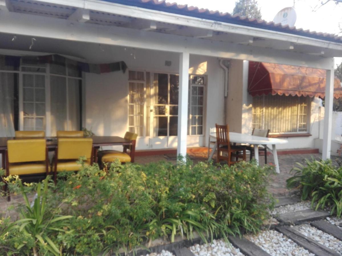 Fourways Guest Lodge Johannesburg Exterior foto