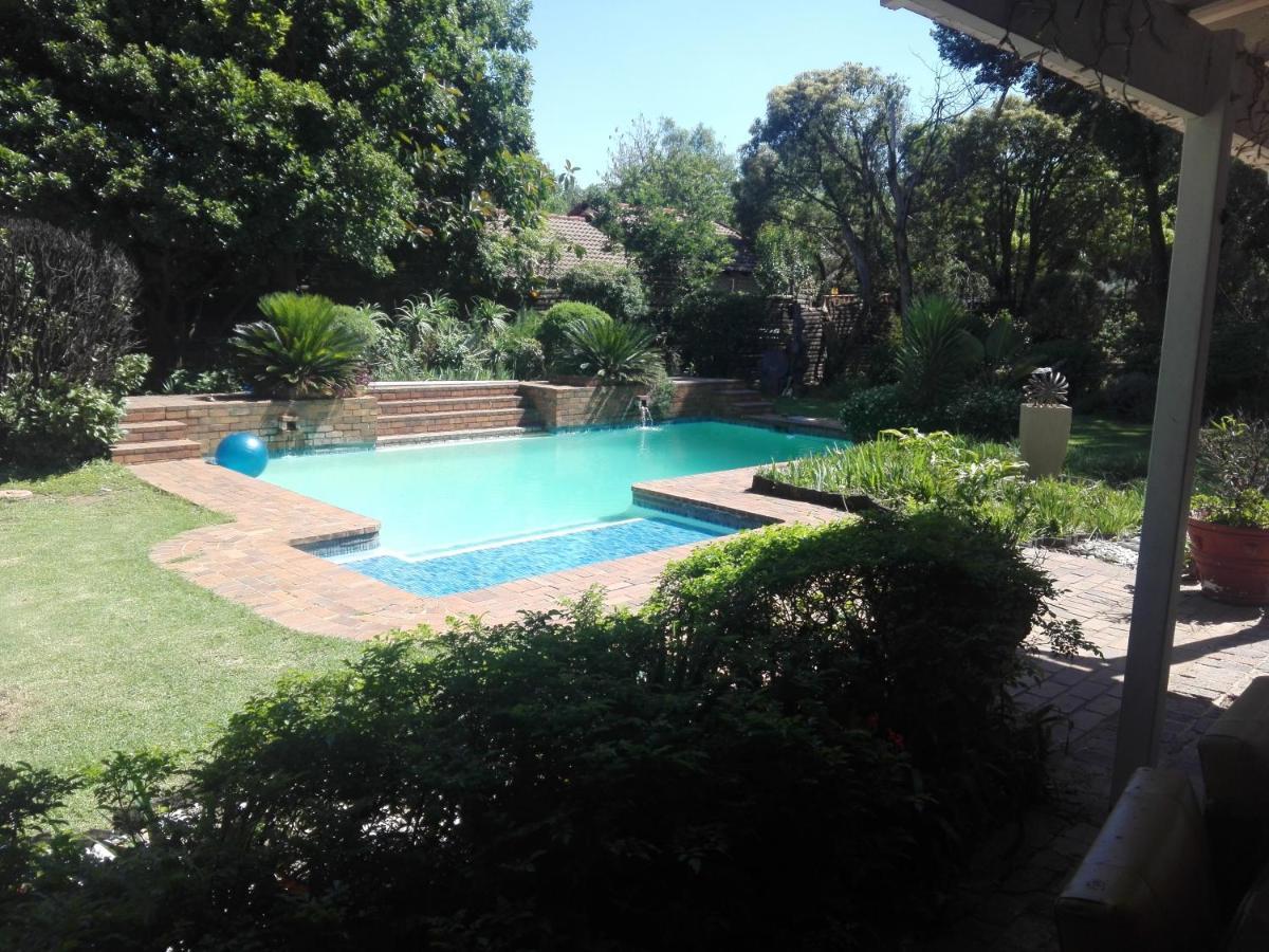 Fourways Guest Lodge Johannesburg Exterior foto
