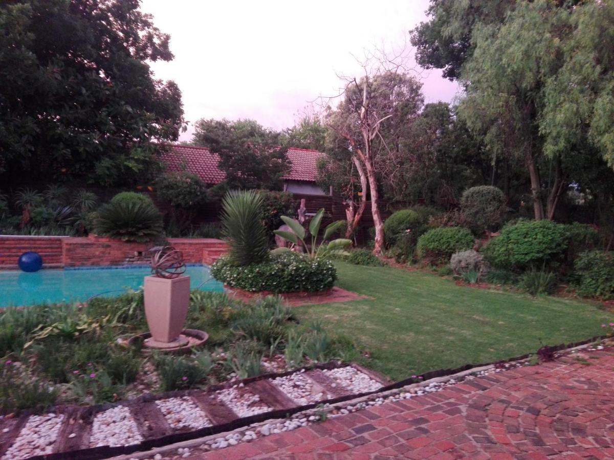 Fourways Guest Lodge Johannesburg Exterior foto